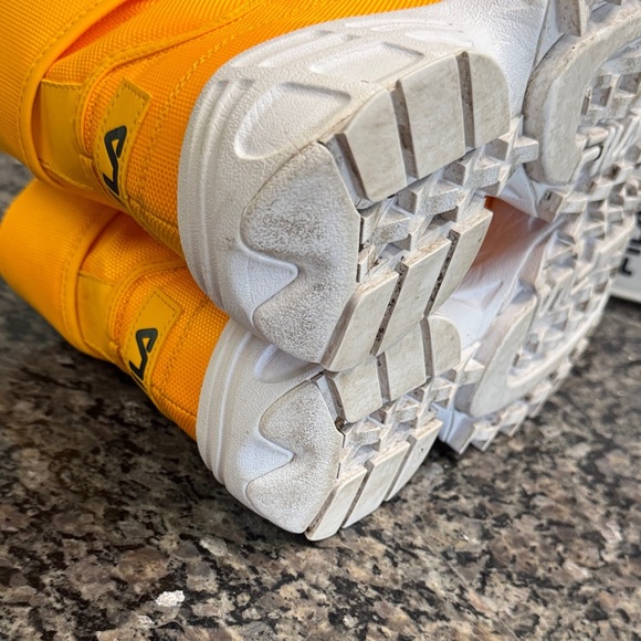 Fila Women's disruptor Ballistic citrus Sneakers Vibrant Orange EUC 11 - Picture 12 of 15